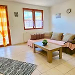 Nora Apartment *
