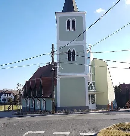 Nora *
